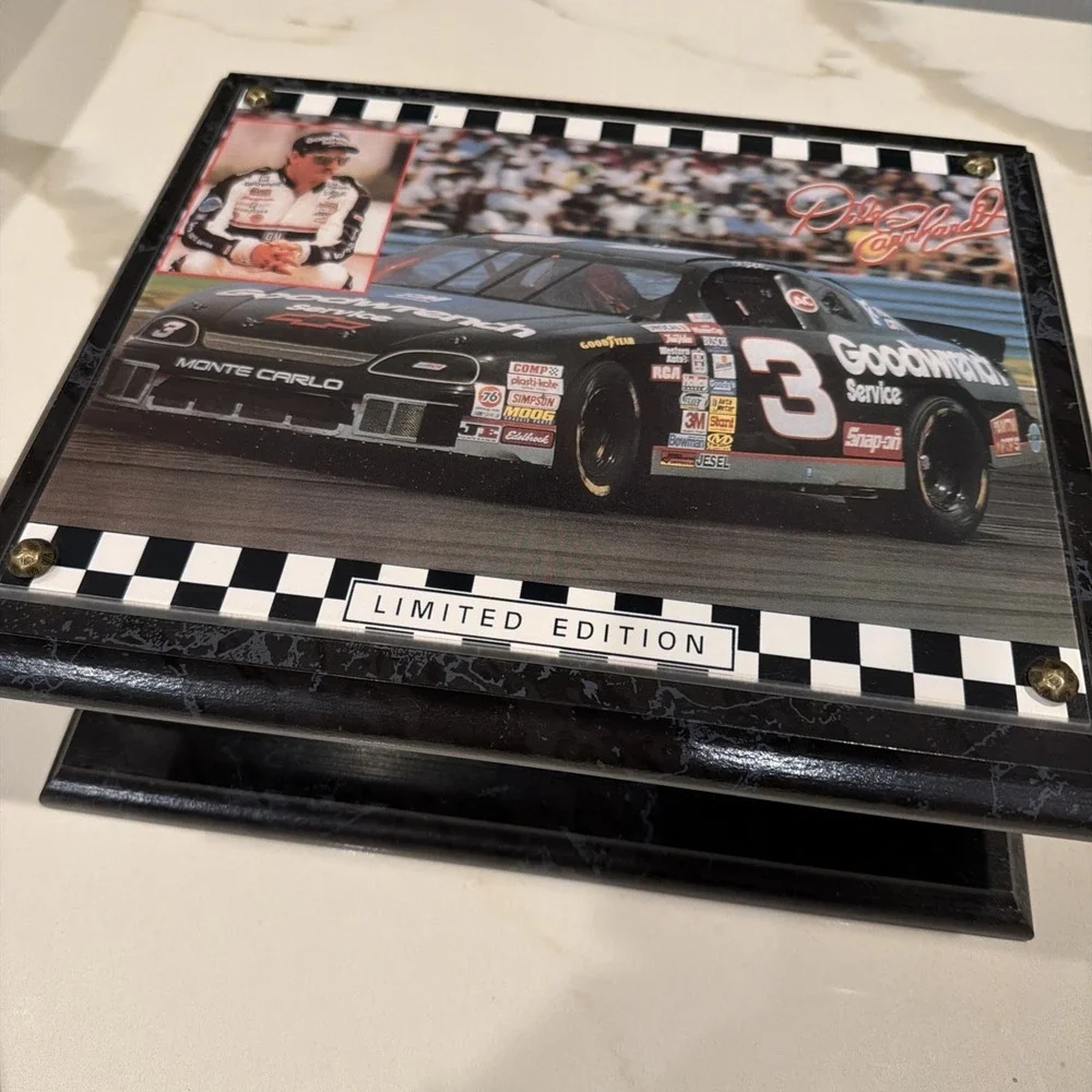 Dale Earnhardt Sr #3 Goodwrench NASCAR Limited Edition Display Box Case